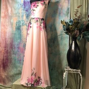 💗💗Stunning tailor made high-quality Evening Gown
